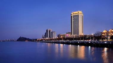 Crowne Plaza Zhenjiang an IHG Hotel