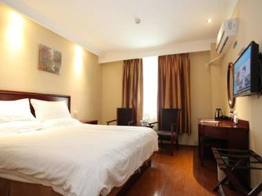 GreenTree Inn Jiangsu Zhenjiang Gaotie Wanda Square Express Hotel