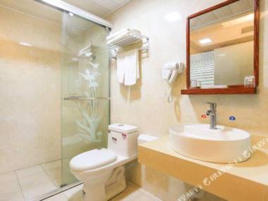 Zhenjiang passer-by house hotel