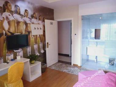 Zhenjiang passer-by house hotel