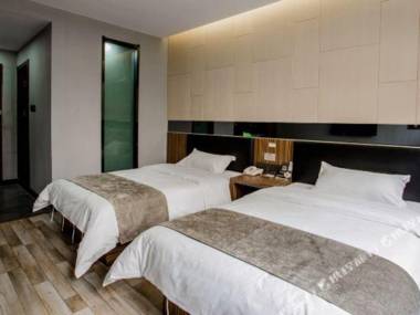 Durian Candy Select Hotel (Zhenjiang South High-speed Railway Station)