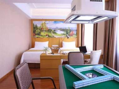 Vienna Hotel Pingxiang Lvyin Square