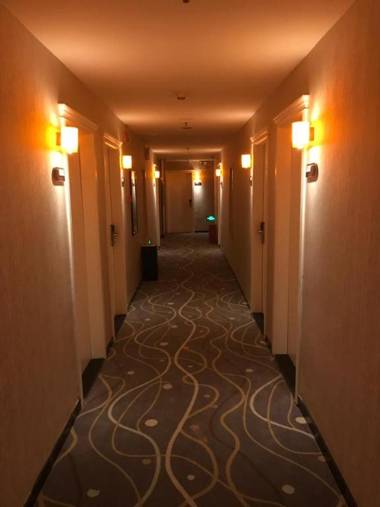 7 Days Premium Yichun Gaoshi Road Branch