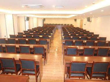 GreenTree Inn Yichun Mingyueshan Airport