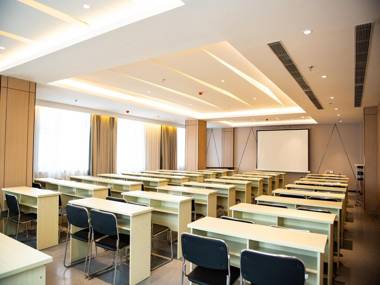 Starway Hotel Lanzhou West Passenger Station North Square