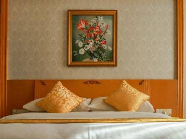 Vienna 3 Best Hotel(Lanzhou East Market Branch Subway Station Store)