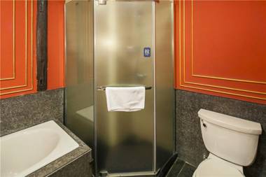 Wuzhen Guest House (In Xizha Scenic Area - ticket not included)