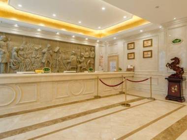 Wei Ye Na Guo Ji Jiu Dian (Chi Zhou Gao Tie Zhan Dian )