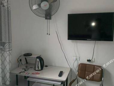 Quiet Mountain Peaceful Voyage Tourist Hotel