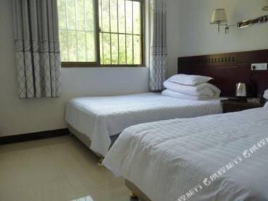 Quiet Mountain Peaceful Voyage Tourist Hotel