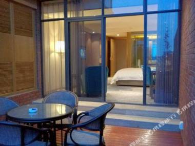 Century Chanson Hotel