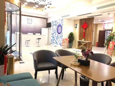 Pai Hotel Lichuan Outai Shopping Mall