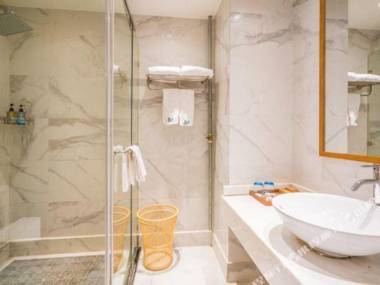 Wolonggu Forest Hotel