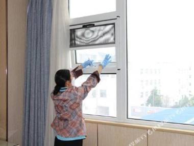 Wansheng Garden Hotel (Luoshan Xinhua)