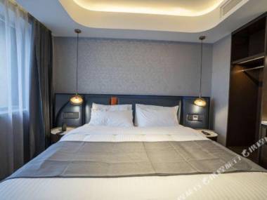 Yitel Collection (Yanji Railway Station)