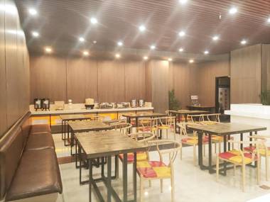 Elan Inn Jincheng East Passenger Terminal