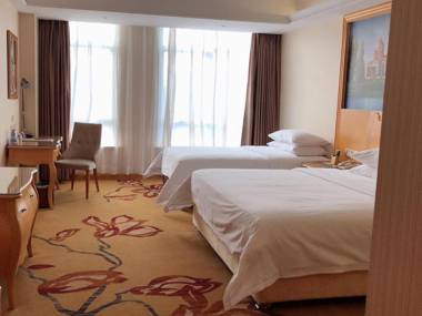 vienna Hotel (fujian quanzhou dehua station)