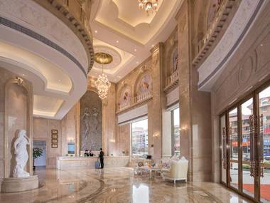 Vienna International Hotel (Fangchenggang Administration Center High-speed Railway Station branch)