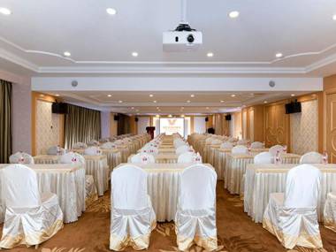 Vienna Hotel Guangxi Lingshan Diwang International