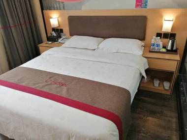 Thank Inn Chain Hotel Guizhou Qianxinan Xingren County Food Street Store