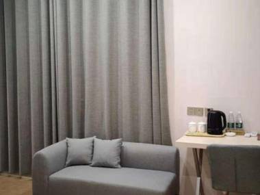 Qionghai Minghuang Business Hotel