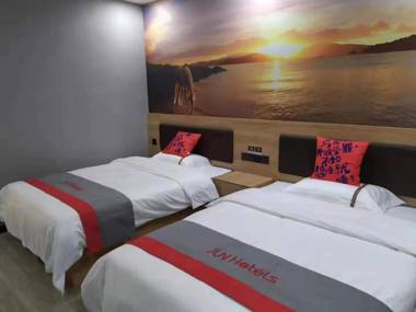JUN Hotels Suqian Muyang Baimeng Logistics Park