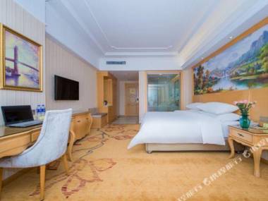 Vienna International Hotel (Huanggang Dongmen Road)