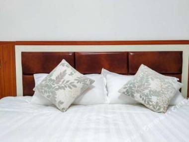 Longhushan Guest House Hotel