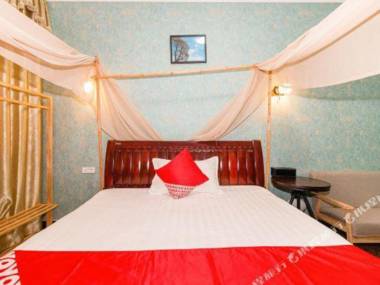 Long Hu Shan Qing Yi Hotel