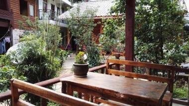 Luguhu Lakeside Apu Guest House