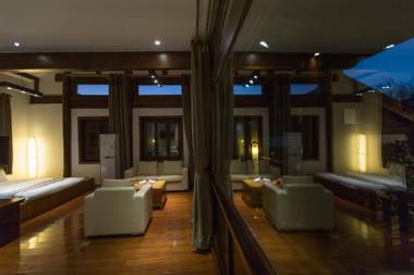 Jun Bo Xuan Boutique Hotel