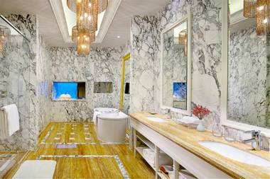 Crowne Plaza Zhengzhou an IHG Hotel