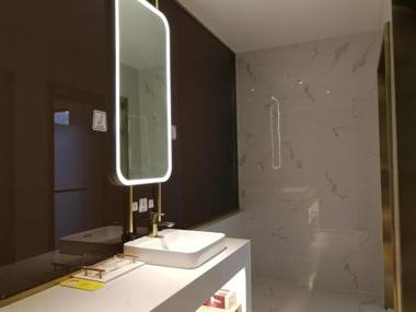 7Days Inn Zhengzhou Jinshui Road Zijingshan Subway Station