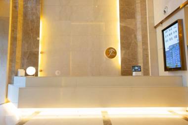 Ji Hotel Zhengzhou East Railway Station