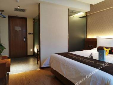 James Joyce Coffetel· Zhengzhou Wenhua Road Technology Market