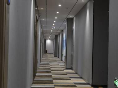 Shell Hotel Zhengzhou East High-Speed Railway Station Zhengdong Commerical Center