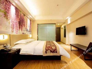 Super 8 (Zhengzhou Railway Station)