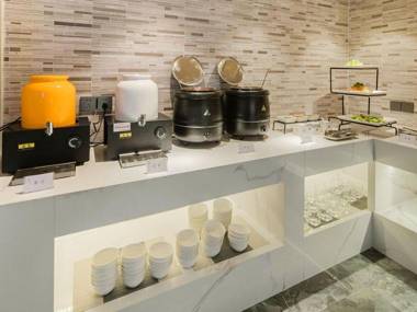 Lavande Hotel Zhengzhou Hanghai East Road Jingkai Center Square Metro Station