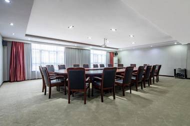 Starway Hotel Zhengzhou Dengfeng Shaolin Avenue