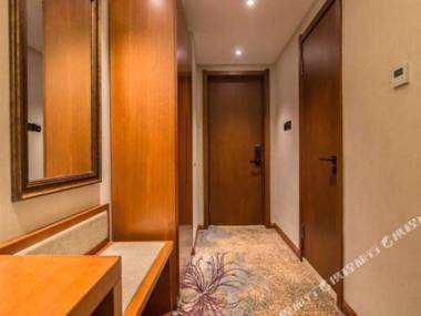 Yijiangdong Boutique Hotel.