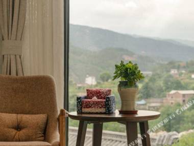 Da Li Shi Men Guan Wen Quan Hotel