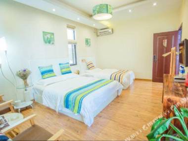 Dali Ancient Town Shiliyizhan Hostel