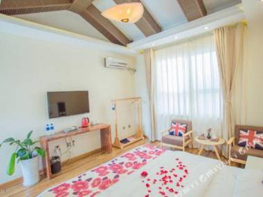 Dali Ancient Town Shiliyizhan Hostel