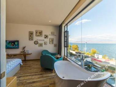 Xiyu Lake-view Hostel