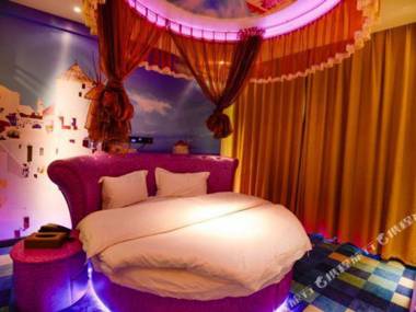 Carnation Theme Hotel