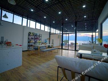 Da Li Qi Gu Ying Yue Hai Jing Inn