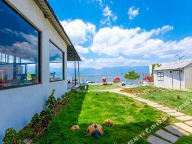 Da Li Qi Gu Ying Yue Hai Jing Inn