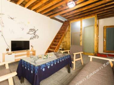 Da Li Shi Er Hao Shi Guang Guo Ji Qing Nian Lu She