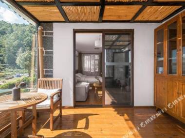 Da Li Man Yue Wu Wei Shan Ju