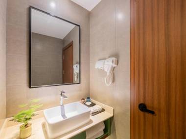 GEM Hotel Fuyang Linquan County Guangming Nan Road